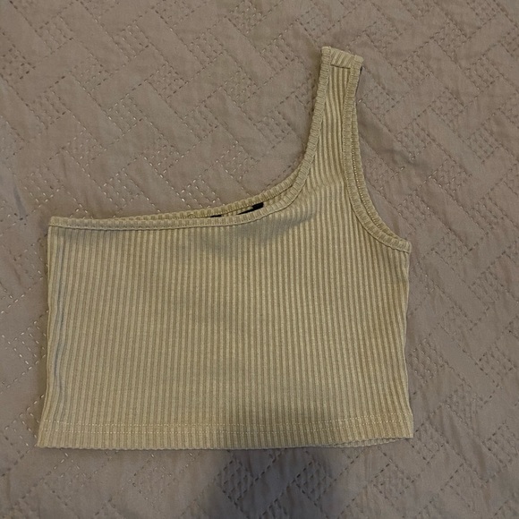 Summer top - Picture 1 of 1